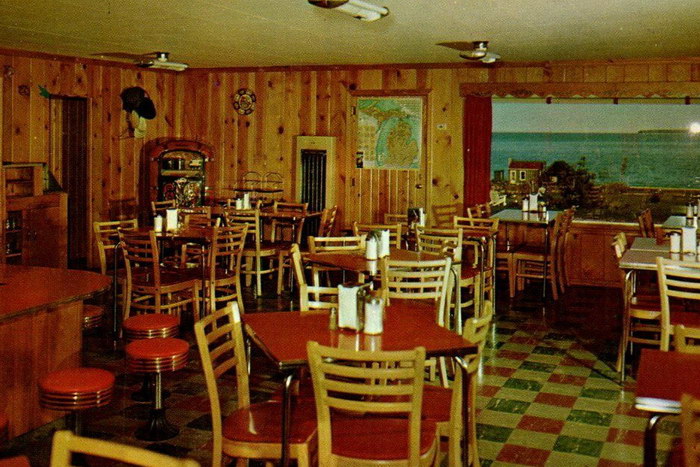 St Ignace Michigan Postcard VITERS RESTAURANT
